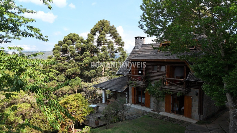 Imagem Casa com 4 Quartos à Venda, 360 m² em Região Do Alto Da Vila Inglesa - Campos Do Jordão Imagem Casa com 4 Quartos à Venda, 360 m² em Região Do Alto Da Vila Inglesa - Campos Do Jordão