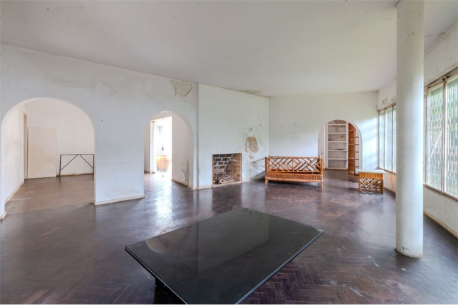 Imagem Casa com 3 Quartos à Venda, 300 m² em Pacaembu - São Paulo Imagem Casa com 3 Quartos à Venda, 300 m² em Pacaembu - São Paulo