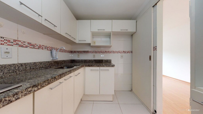 Imagem Imóvel com 1 Quarto à Venda, 36 m² em Cristal - Porto Alegre Imagem Imóvel com 1 Quarto à Venda, 36 m² em Cristal - Porto Alegre