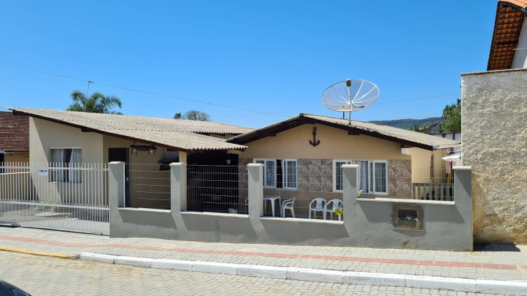 Imagem Casa com 3 Quartos à Venda, 302 m² em Santo Antônio - Balneário Piçarras Imagem Casa com 3 Quartos à Venda, 302 m² em Santo Antônio - Balneário Piçarras