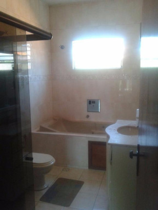 Sobrado com 3 Quartos à Venda, 228 m² em Conjunto Residencial Trinta E Um De Março - São José Dos Campos