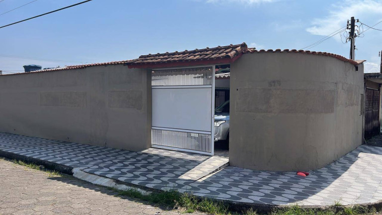 Casa com 2 Quartos à Venda,  em Mongaguá