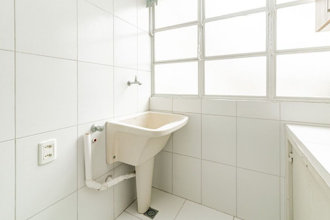 Imagem Apartamento com 2 Quartos à Venda, 56 m² em Santo Antônio - Porto Alegre Imagem Apartamento com 2 Quartos à Venda, 56 m² em Santo Antônio - Porto Alegre