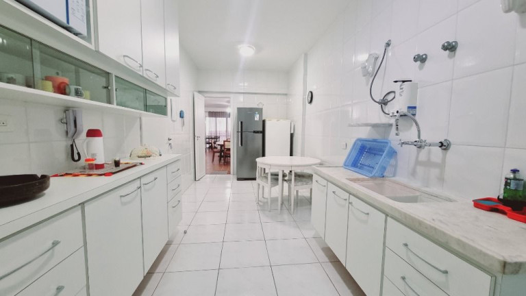 Imagem Apartamento com 3 Quartos à Venda, 200 m² em Pitangueiras - Guarujá