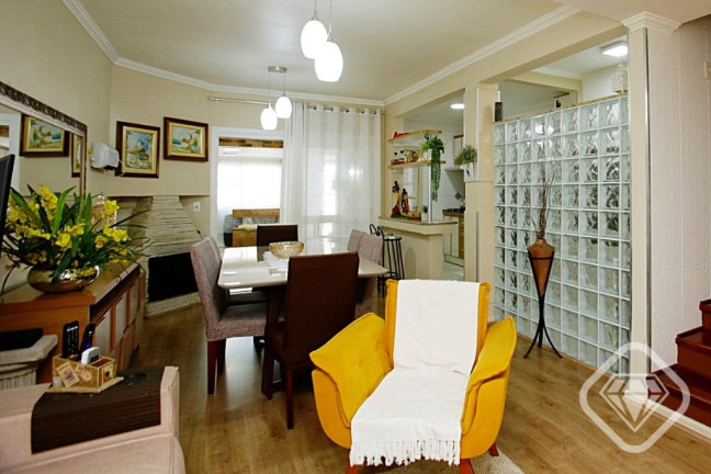 Imagem Casa com 4 Quartos à Venda, 265 m² em Ipanema - Porto Alegre Imagem Casa com 4 Quartos à Venda, 265 m² em Ipanema - Porto Alegre