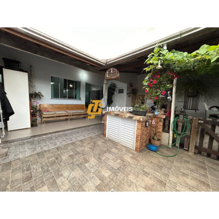 Imagem Casa com 3 Quartos à Venda, 288 m² em Monte Alegre - Camboriú