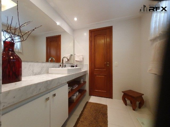 Imagem Apartamento com 3 Quartos à Venda, 215 m² em Santa Rosa - Niterói