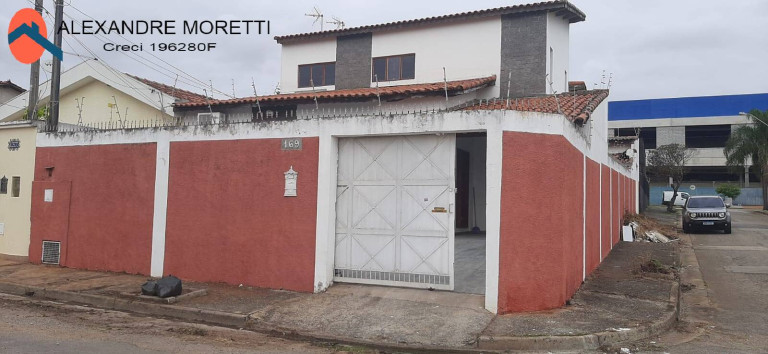 Casa com 3 Quartos para Alugar, 225 m² em Vila Angelica - Sorocaba