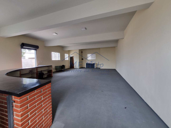 Imóvel Comercial à Venda ou Locação, 740 m² em Vila Santa Terezinha - Pirassununga