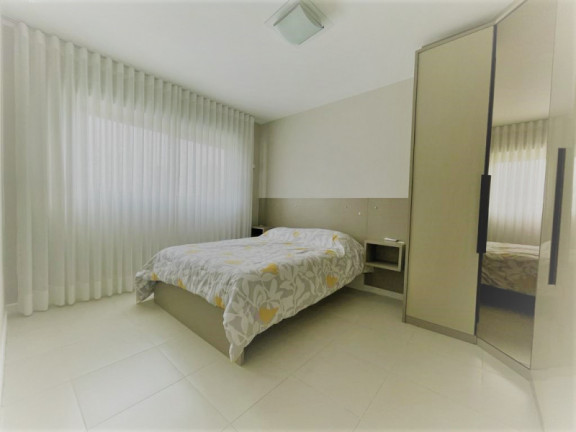 Imagem Casa com 3 Quartos à Venda, 387 m² Imagem Casa com 3 Quartos à Venda, 387 m²