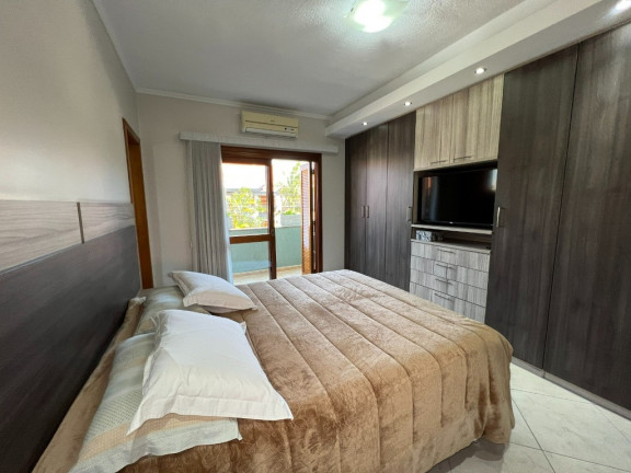 Imagem Casa com 3 Quartos à Venda, 210 m² em Moinhos De Vento - Canoas Imagem Casa com 3 Quartos à Venda, 210 m² em Moinhos De Vento - Canoas
