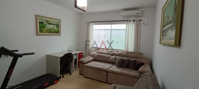 Imagem Casa com 4 Quartos à Venda, 197 m² em Santana - Guarapuava Imagem Casa com 4 Quartos à Venda, 197 m² em Santana - Guarapuava