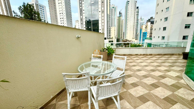 Imagem Imóvel com 3 Quartos à Venda, 213 m² em Pioneiros - Balneário Camboriú Imagem Imóvel com 3 Quartos à Venda, 213 m² em Pioneiros - Balneário Camboriú