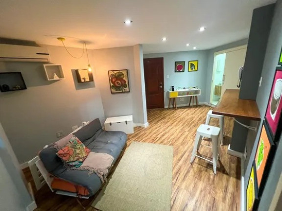 Imagem Imóvel com 1 Quarto à Venda, 43 m² em Ipanema - Rio De Janeiro Imagem Imóvel com 1 Quarto à Venda, 43 m² em Ipanema - Rio De Janeiro