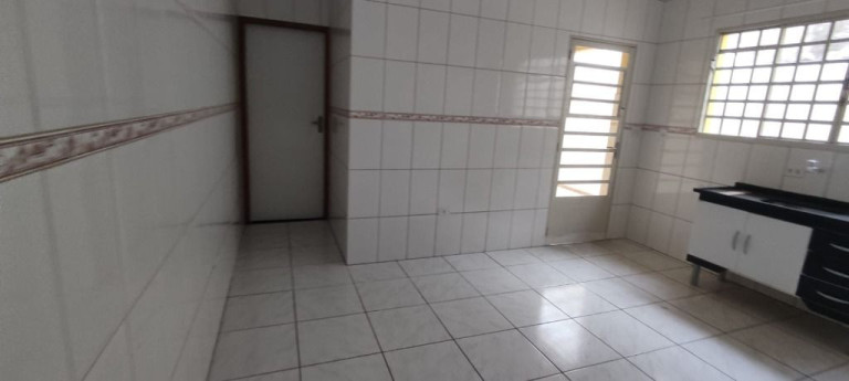 Imagem Casa com 3 Quartos para Alugar, 89 m² em Parque Santa Rosa - Suzano Imagem Casa com 3 Quartos para Alugar, 89 m² em Parque Santa Rosa - Suzano