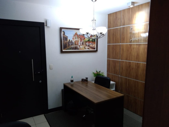 Sala Comercial à Venda, 109 m² em Centro - Florianópolis