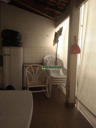 Imagem Casa com 3 Quartos à Venda, 206 m² em Seminário - Curitiba Imagem Casa com 3 Quartos à Venda, 206 m² em Seminário - Curitiba