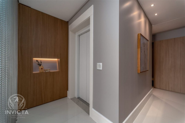 Imagem Apartamento com 4 Quartos à Venda, 237 m² em Barra Sul - Balneário Camboriú Imagem Apartamento com 4 Quartos à Venda, 237 m² em Barra Sul - Balneário Camboriú