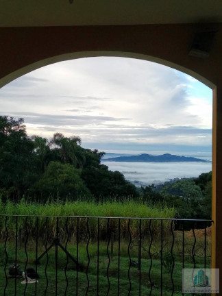Imagem Chácara com 4 Quartos à Venda, 245 m²