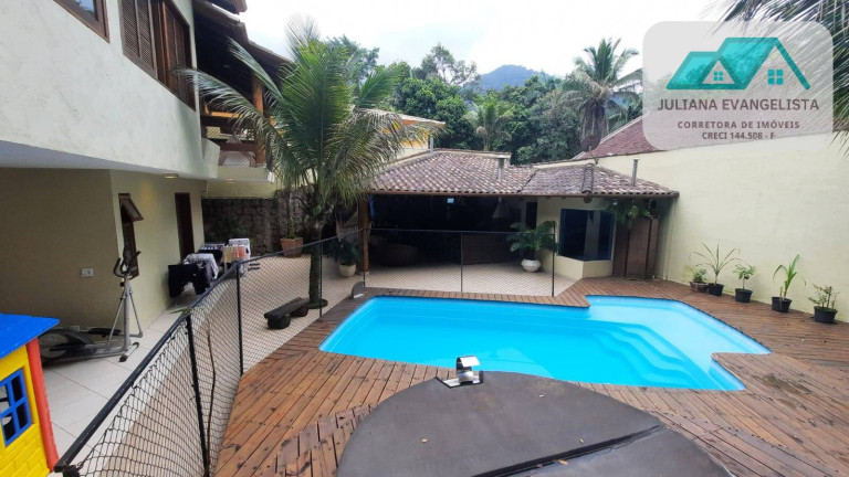 Casa com 4 Quartos à Venda, 750 m² em Park Imperial - Caraguatatuba