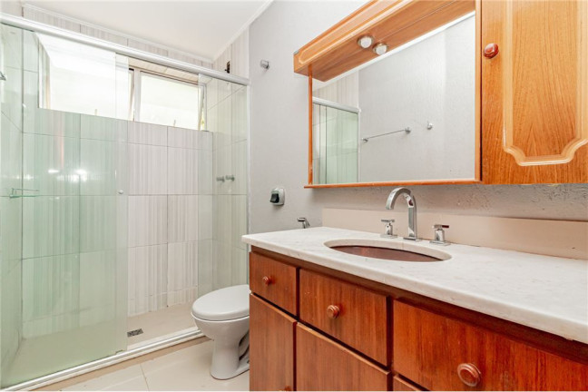 Imagem Imóvel com 2 Quartos à Venda, em Rio Branco - Porto Alegre Imagem Imóvel com 2 Quartos à Venda, em Rio Branco - Porto Alegre