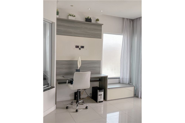 Imagem Casa com 4 Quartos à Venda, 284 m² em Centro - Balneário Camboriú Imagem Casa com 4 Quartos à Venda, 284 m² em Centro - Balneário Camboriú