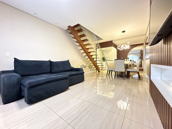 Imagem Casa com 4 Quartos à Venda, 259 m² em Iririú - Joinville Imagem Casa com 4 Quartos à Venda, 259 m² em Iririú - Joinville