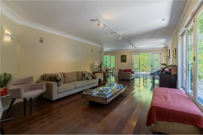 Casa com 5 Quartos à Venda, 360 m² em Morumbi - São Paulo