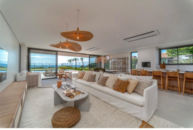 Imagem Casa com 5 Quartos à Venda, 458 m² em Praia Do Estaleiro - Balneário Camboriú Imagem Casa com 5 Quartos à Venda, 458 m² em Praia Do Estaleiro - Balneário Camboriú