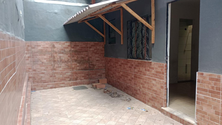 Imagem Casa com 1 Quarto à Venda, em Campo Grande - Rio De Janeiro Imagem Casa com 1 Quarto à Venda, em Campo Grande - Rio De Janeiro