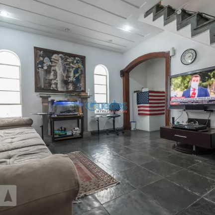Sobrado com 7 Quartos à Venda, 250 m² em Santo Amaro - São Paulo