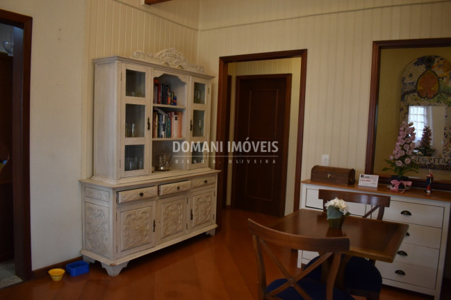 Imagem Casa com 4 Quartos à Venda, 222 m² em Região Do Alto Da Vila Inglesa - Campos Do Jordão Imagem Casa com 4 Quartos à Venda, 222 m² em Região Do Alto Da Vila Inglesa - Campos Do Jordão