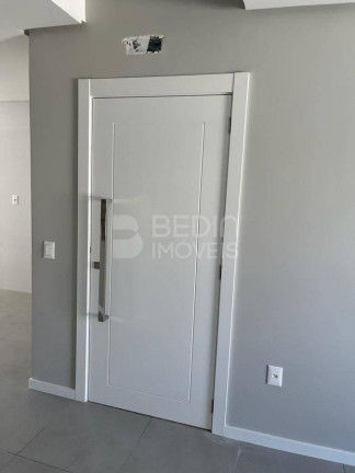 Imagem Sobrado com 3 Quartos à Venda, 141 m² em Nova Esperança - Balneário Camboriú Imagem Sobrado com 3 Quartos à Venda, 141 m² em Nova Esperança - Balneário Camboriú
