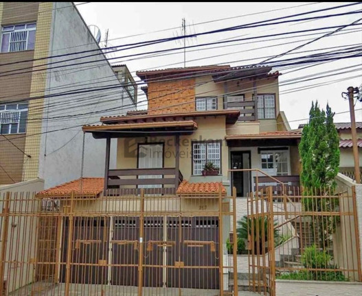 Imagem Casa com 4 Quartos à Venda, em Jardim Amália - Volta Redonda Imagem Casa com 4 Quartos à Venda, em Jardim Amália - Volta Redonda