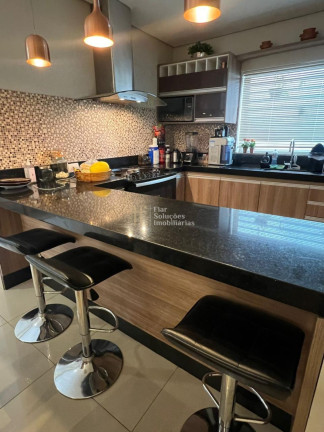 Imagem Casa com 4 Quartos à Venda, 185 m² em Jardim Petrópolis - Cuiabá Imagem Casa com 4 Quartos à Venda, 185 m² em Jardim Petrópolis - Cuiabá