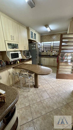 Imagem Casa com 4 Quartos à Venda, 380 m² em Centro - Mogi Das Cruzes Imagem Casa com 4 Quartos à Venda, 380 m² em Centro - Mogi Das Cruzes