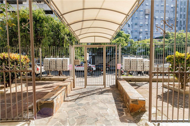 Imagem Imóvel com 1 Quarto à Venda, em Azenha - Porto Alegre Imagem Imóvel com 1 Quarto à Venda, em Azenha - Porto Alegre