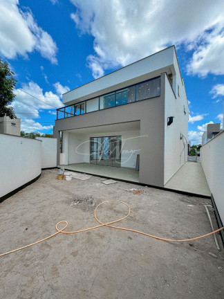 Imagem Casa com 3 Quartos à Venda, 250 m² em Manguinhos - Serra