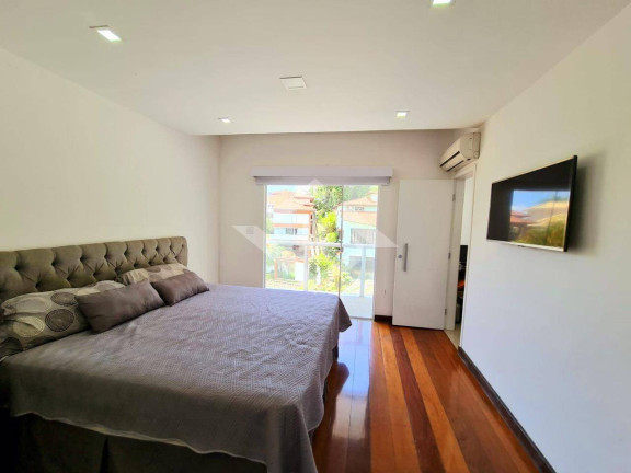 Imagem Casa com 4 Quartos à Venda, 450 m² em Sapê - Niterói Imagem Casa com 4 Quartos à Venda, 450 m² em Sapê - Niterói