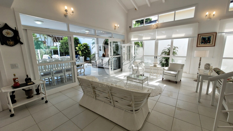 Imagem Imóvel com 6 Quartos à Venda, em Riviera - Bertioga Imagem Imóvel com 6 Quartos à Venda, em Riviera - Bertioga