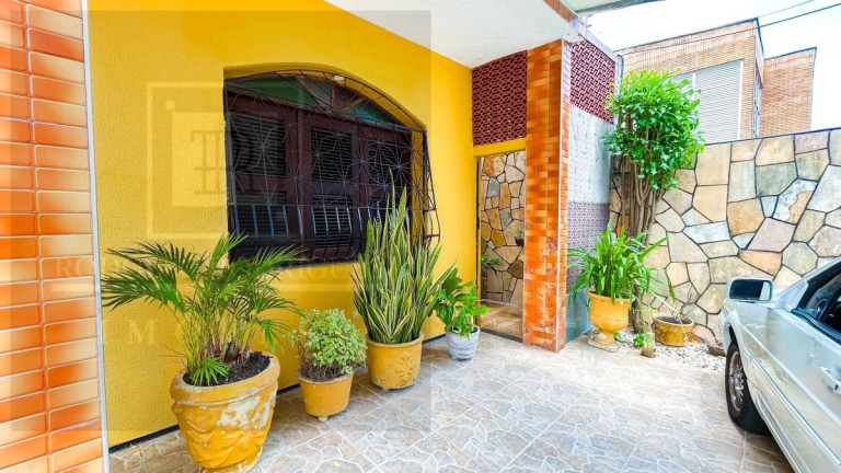 Imagem Casa com 7 Quartos à Venda, 300 m² em Aldeota - Fortaleza Imagem Casa com 7 Quartos à Venda, 300 m² em Aldeota - Fortaleza