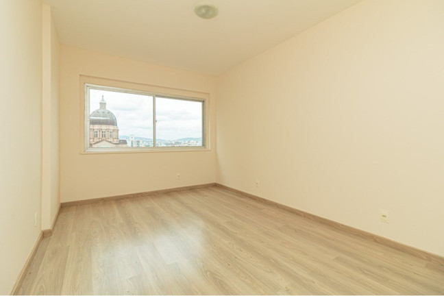 Imagem Apartamento com 1 Quarto à Venda, 50 m² em Centro Histórico - Porto Alegre Imagem Apartamento com 1 Quarto à Venda, 50 m² em Centro Histórico - Porto Alegre