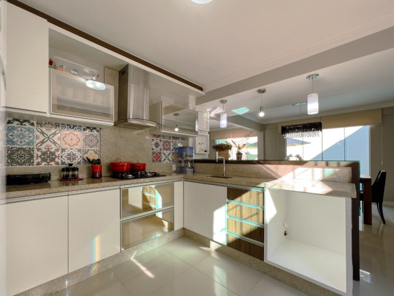 Imagem Casa com 4 Quartos à Venda, 290 m² em Estreito - Florianópolis Imagem Casa com 4 Quartos à Venda, 290 m² em Estreito - Florianópolis