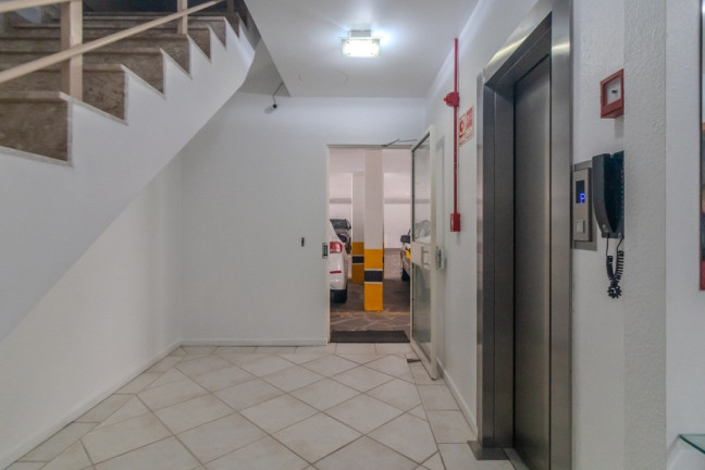 Imagem Imóvel com 3 Quartos à Venda, 191 m² em Moinhos De Vento - Porto Alegre Imagem Imóvel com 3 Quartos à Venda, 191 m² em Moinhos De Vento - Porto Alegre