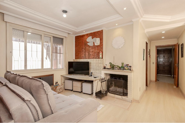 Imagem Casa com 4 Quartos à Venda, 381 m² em Camaquã - Porto Alegre Imagem Casa com 4 Quartos à Venda, 381 m² em Camaquã - Porto Alegre