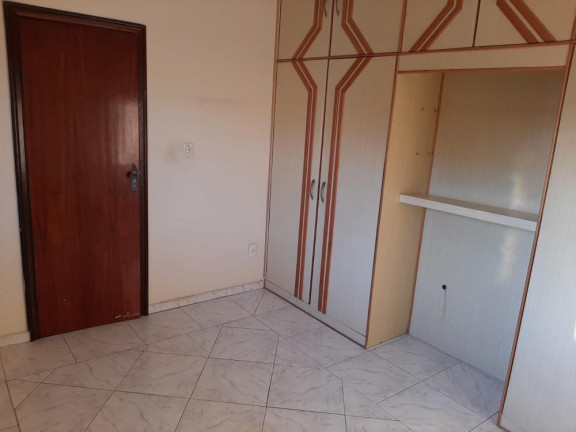 Imagem Imóvel com 3 Quartos à Venda, 200 m² em Campo Grande - Rio De Janeiro Imagem Imóvel com 3 Quartos à Venda, 200 m² em Campo Grande - Rio De Janeiro