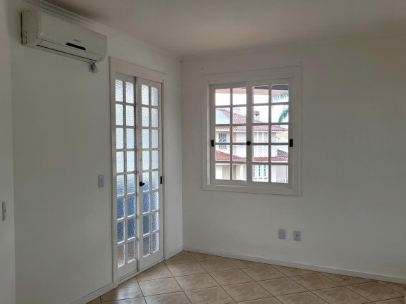 Imagem Casa com 3 Quartos à Venda, 360 m² em Camobi - Santa Maria