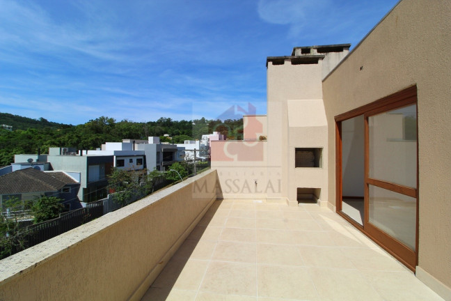 Imagem Casa com 3 Quartos à Venda, 240 m² em Vila Nova - Porto Alegre Imagem Casa com 3 Quartos à Venda, 240 m² em Vila Nova - Porto Alegre