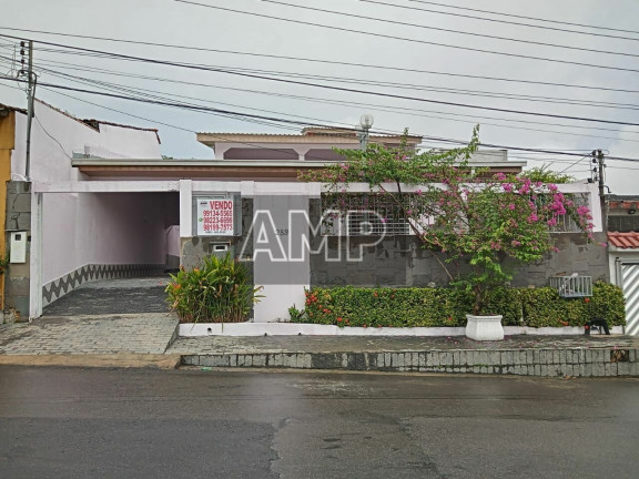 Imagem Casa com 4 Quartos à Venda, 399 m² em Aleixo - Manaus Imagem Casa com 4 Quartos à Venda, 399 m² em Aleixo - Manaus