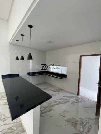 Imagem Casa com 3 Quartos à Venda, em Mossoró Imagem Casa com 3 Quartos à Venda, em Mossoró